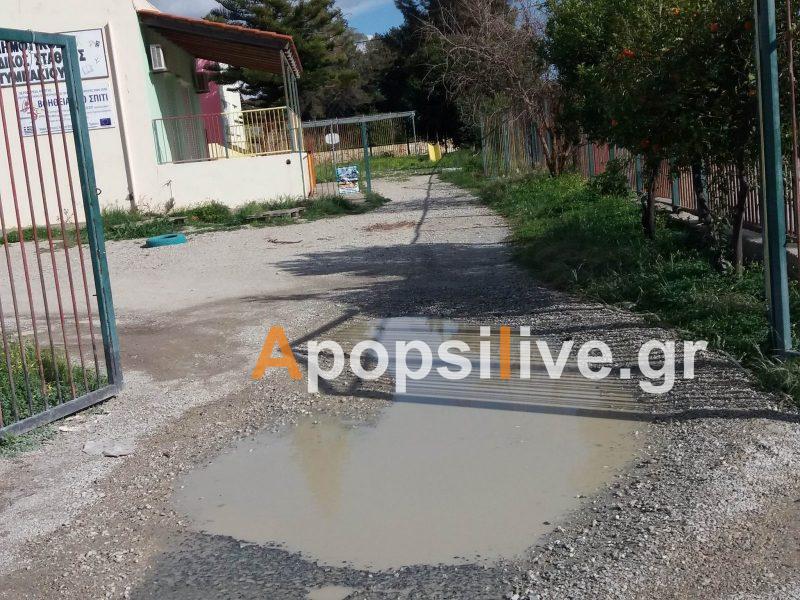 Επικίνδυνη λακκούβα έξω από τον Παιδικό Σταθμό στο Τυμπάκι (φώτο)