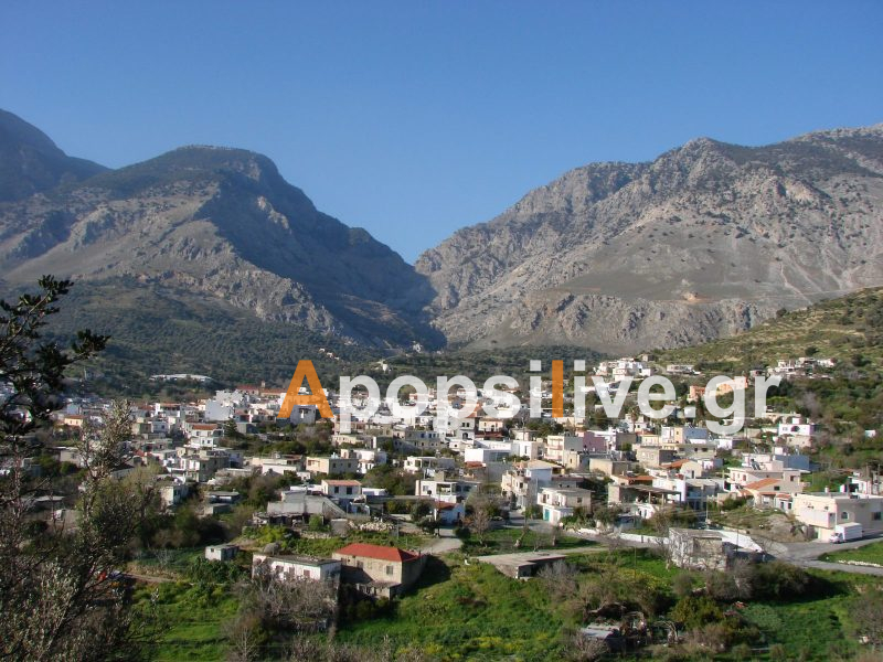 Ετοιμόρροπος βράχος στην είσοδο του Ζαρού!