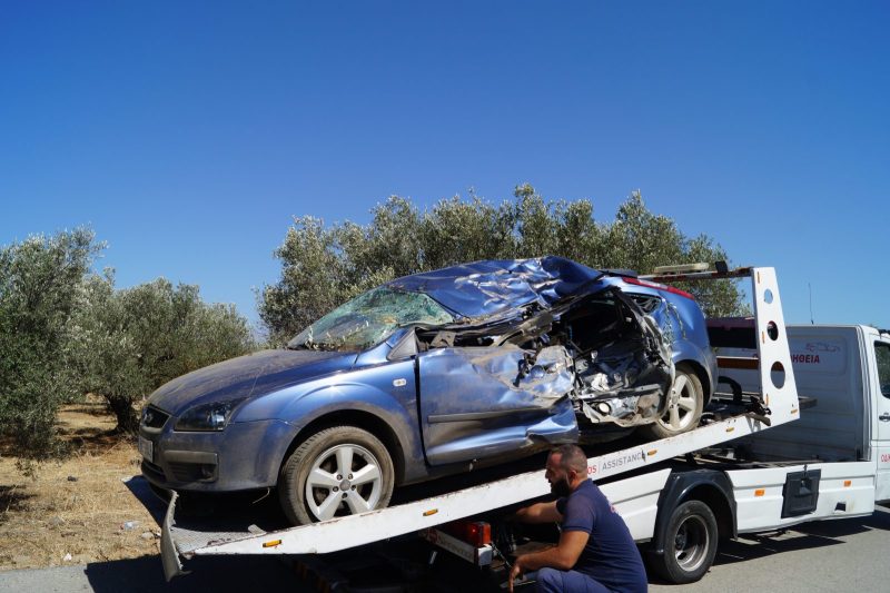 Στα μαύρα η Μεσαρά: Νεαρός έχασε τον έλεγχο του αυτοκινήτου και καρφώθηκε σε ελιά