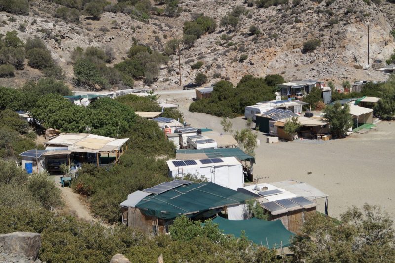 Κρήτη: Κατεδαφίζουν τα αυθαίρετα στους Καλούς Λιμένες 